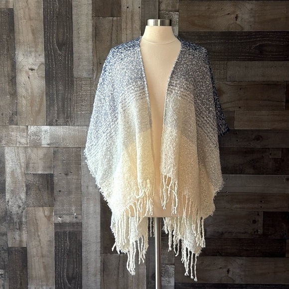 Blue white ombré knit wrap OS sophisticated resortwear vacation old money travel - Picture 11 of 11